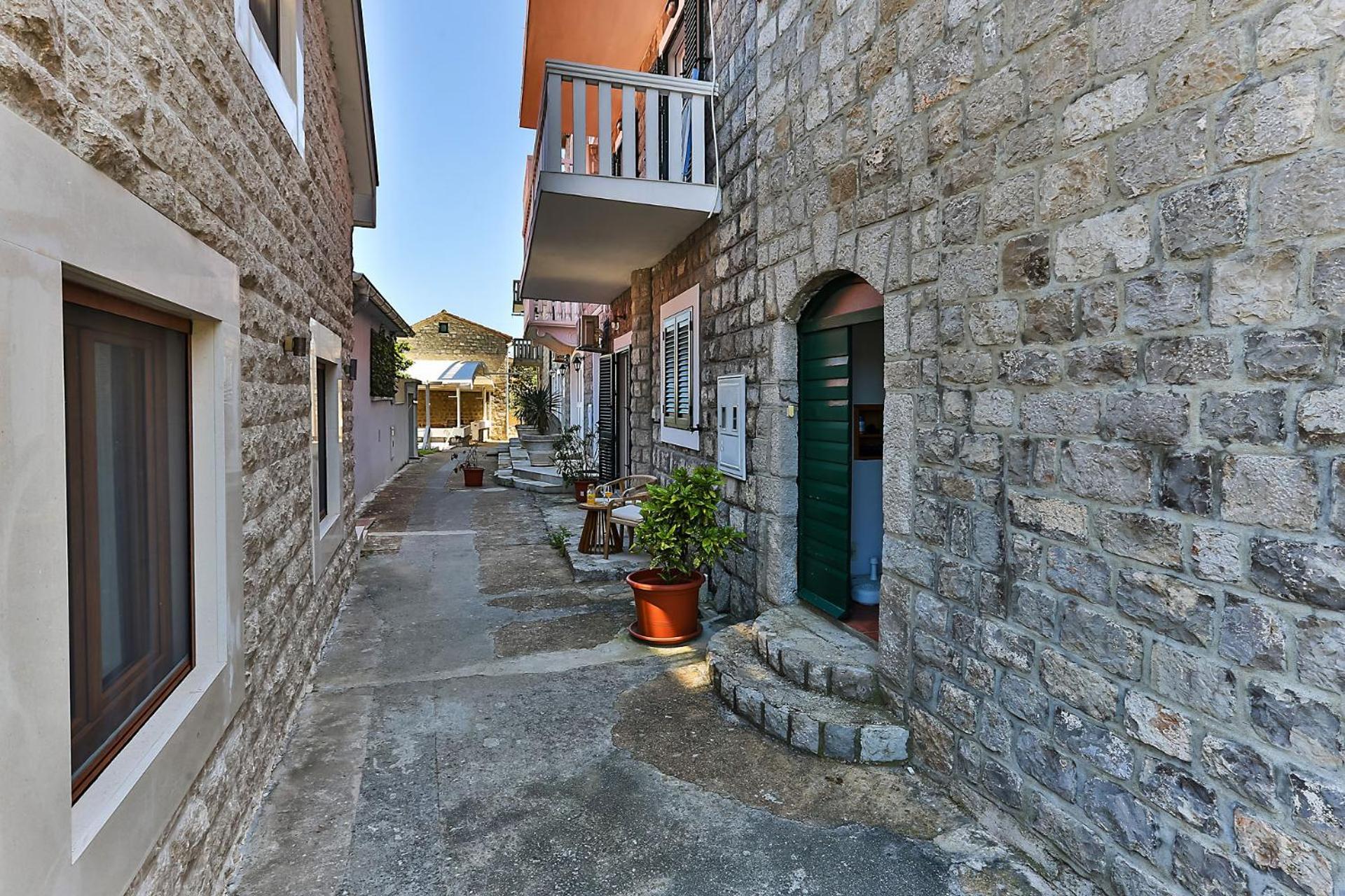 Casa Brilla Тиват
